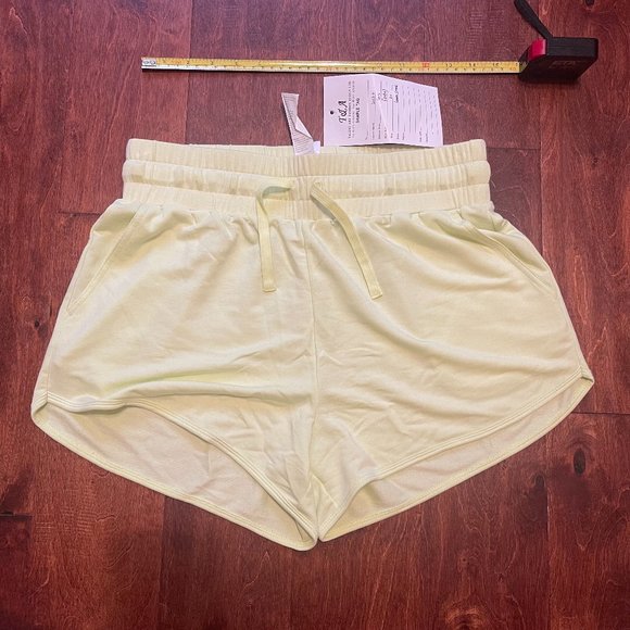 Fabletics NWT Lounge Luxe Terry Sweat Short Size : M - Picture 4 of 7